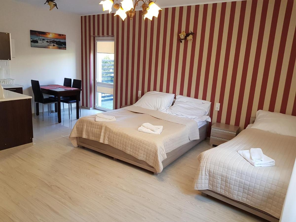 Apartamenty Maja -Pokoje - Domy Wakacyjne -Basen Podgrzewany -Jacuzzi - Sauna Леба Екстериор снимка